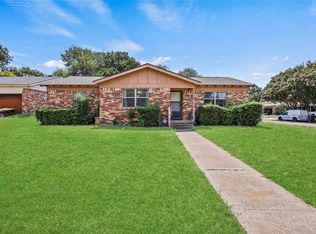 364 Beautycrest Cir, Dallas, TX 75217