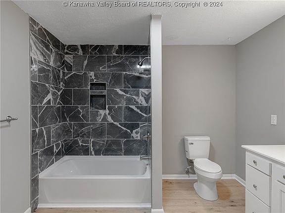 3rd image of 5136 Waycross Dr
