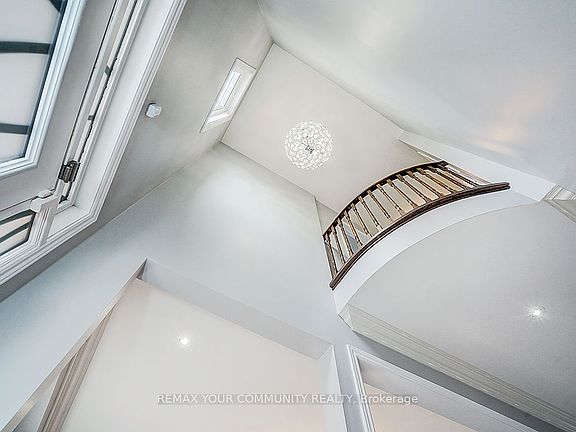 3rd image of 160 Maria Rd