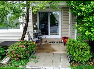 49 Chatham Sq, Parlin, NJ 08859