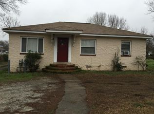 3312 Woodlawn St #A, Hopewell, VA 23860