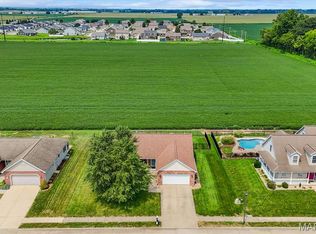 605 Whetstone Ln, Mascoutah, IL 62258