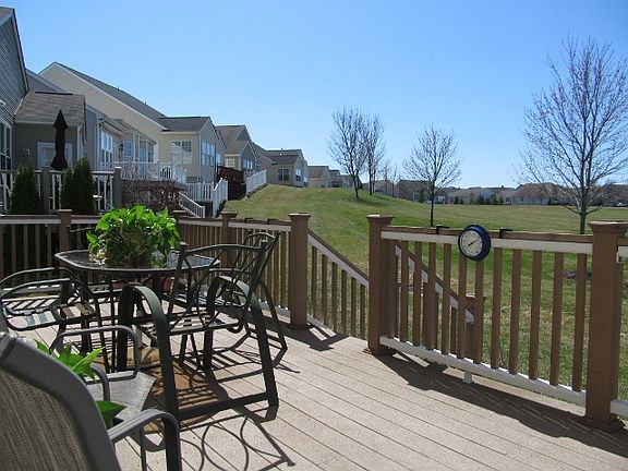 Trex deck w/golf view