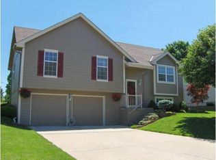 1705 NE Patterson Dr, Lees Summit, MO 64086