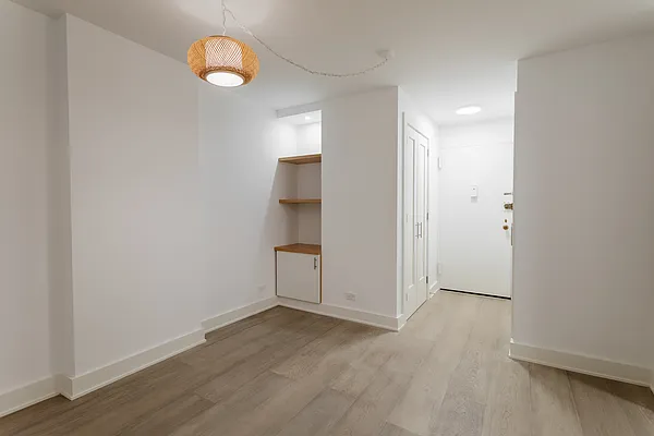 Rented by Bond New York | media 73