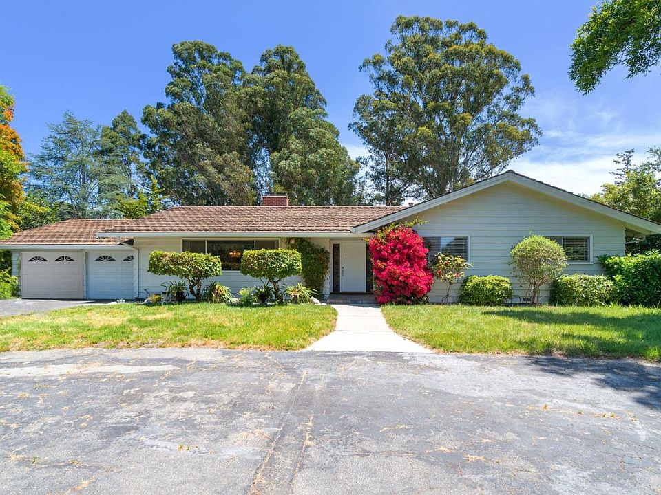 1st image of 9 Hollins Dr