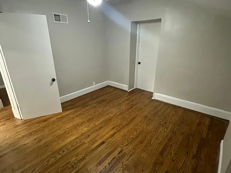 7254 Lindell Blvd — Photo 27
