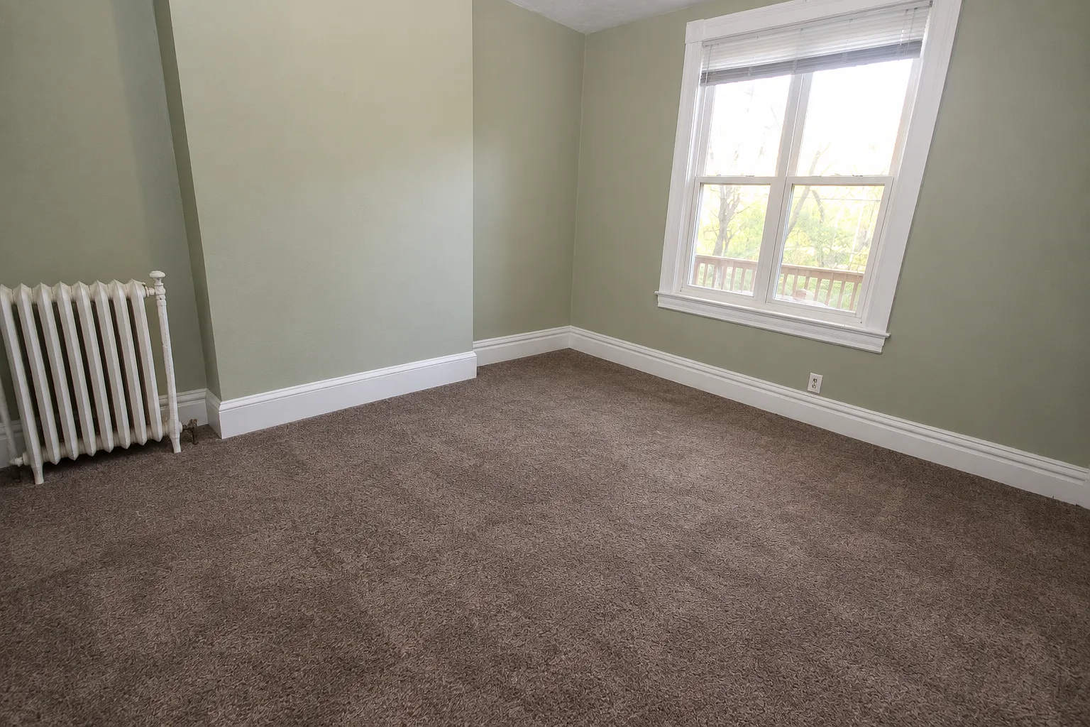 4 bed, 1400 sqft, $2,625 — Photo 4