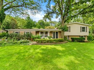 200 Blueberry Rd, Libertyville, IL 60048