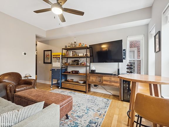 3rd image of 7327 N Paulina St #2