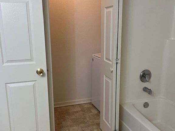 3rd image of 3811 Baldwin Ave #113