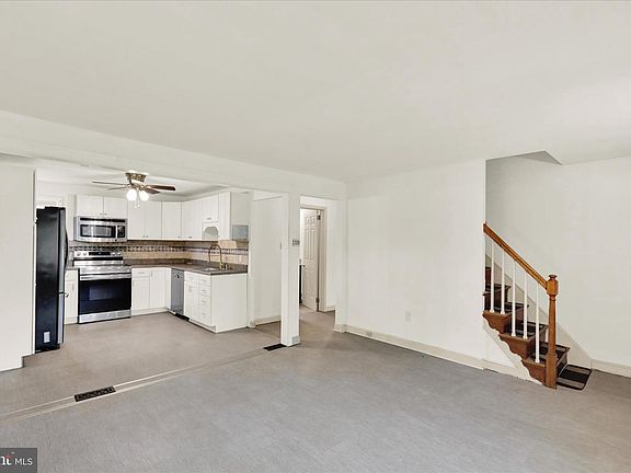 5th image of 302 Elmwood Ave