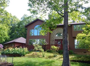 203 Highlands Rd, Hurricane, WV 25526