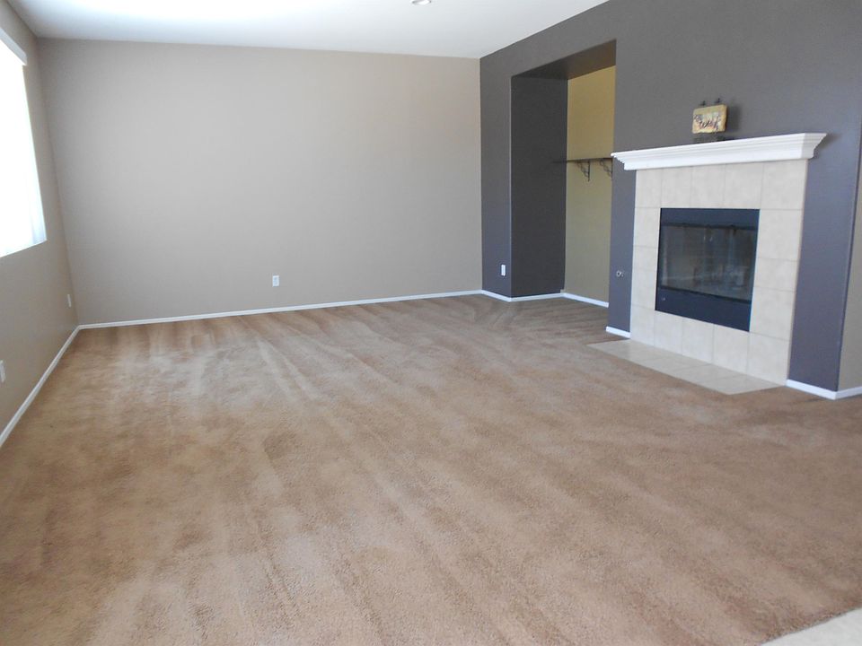 2nd image of 28779 Laurel Park Way
