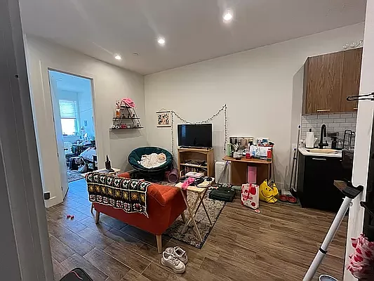 Rented by Friedman Mayer, LREB | media 1