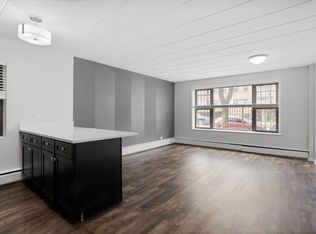 The 6007 Kenmore, Chicago, IL 60660