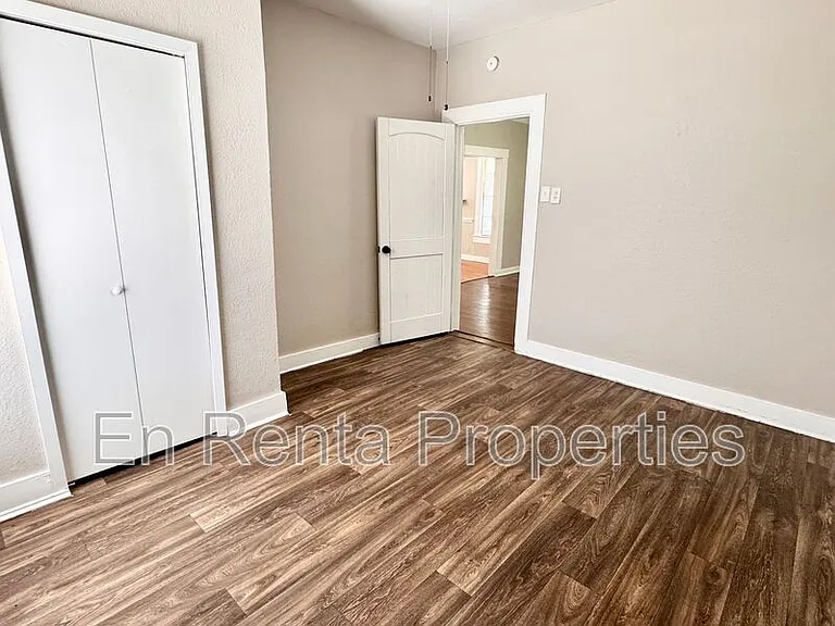 1925 Saint Louis Ave — Photo 16