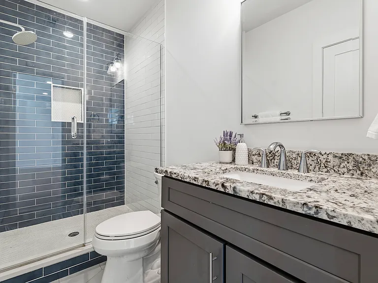 6806 Farragut Ave — Photo 42