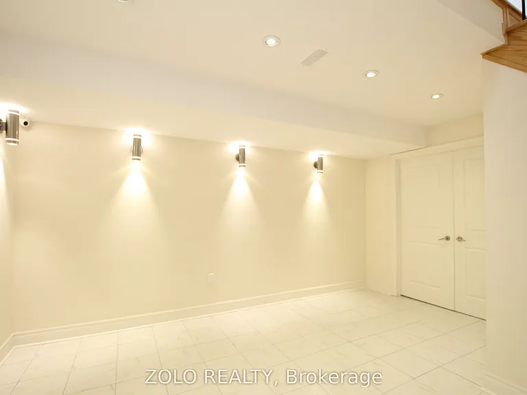 64 Cayton Cres — Photo 44