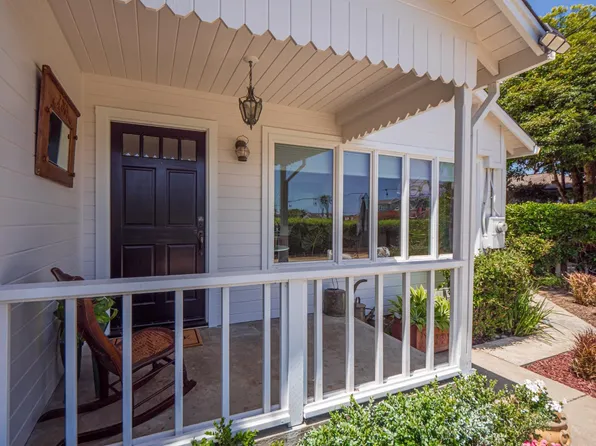 4305 Portola Dr, Santa Cruz, CA 95062