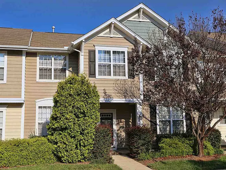 412 Colwick Ln — Photo 1