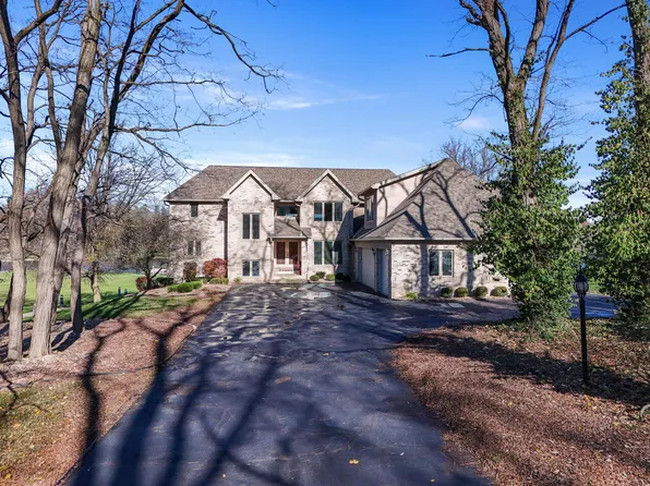 145 Shorewood Dr, Valparaiso, IN 46385