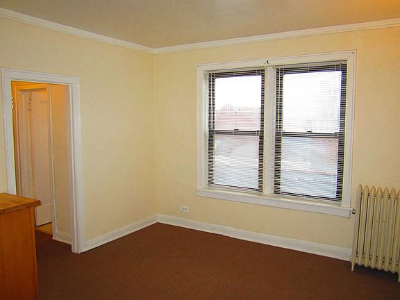 2nd image of 1414 W Pratt Blvd APT 112