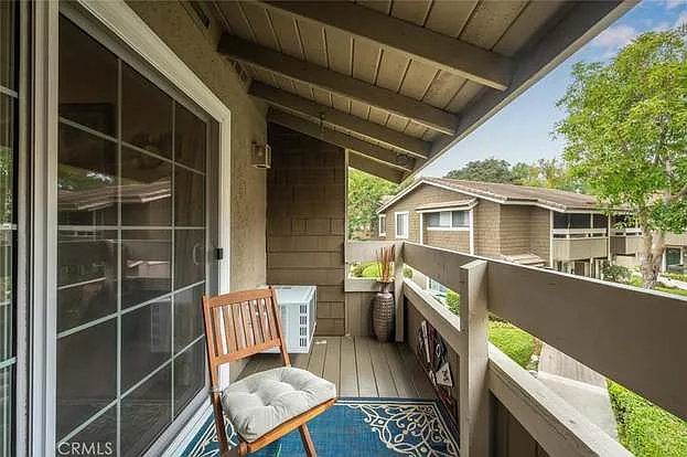 58 Streamwood — Photo 5