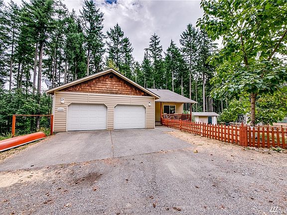 2nd image of 18248 Blue Hills Dr SE