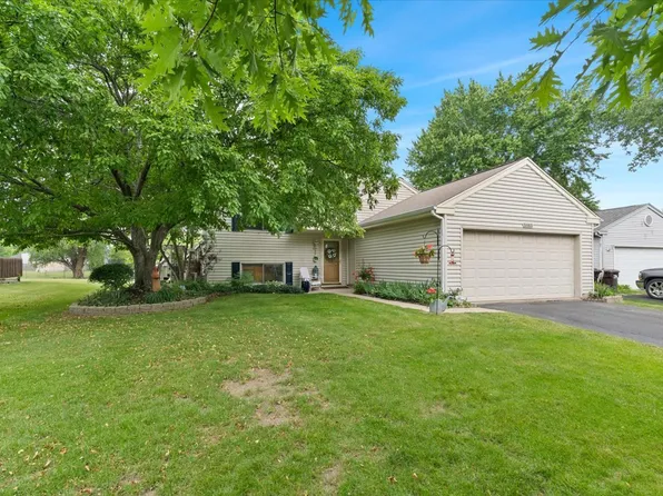 3583 Newport Dr, Island Lake, IL 60042