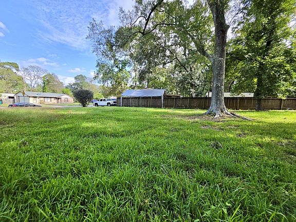 4th image of 125 Laurie Ln