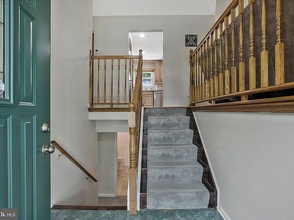 3rd image of 9201 Branchview Dr