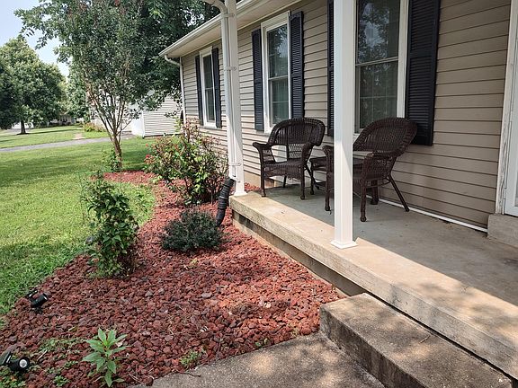 4th image of 520 Lauren Ave