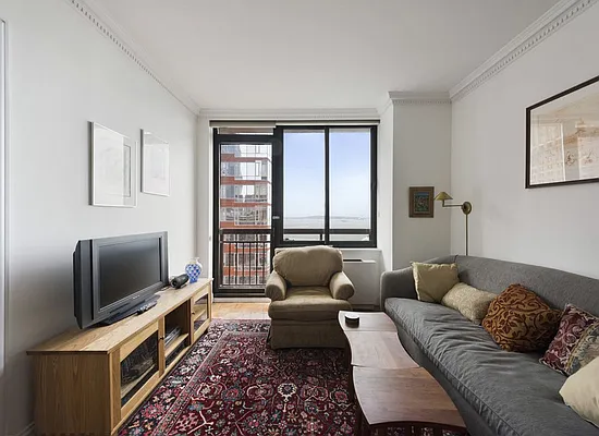 Sold by Ann Ferguson, LLC | media 4