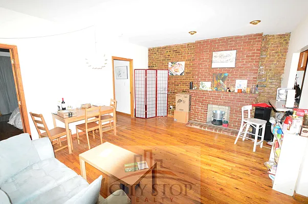 Rented by City Stop Realty | media 9