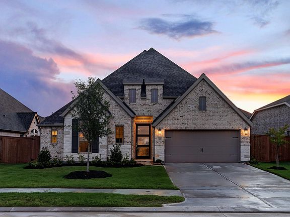 Beautiful brick & stone fa_ade