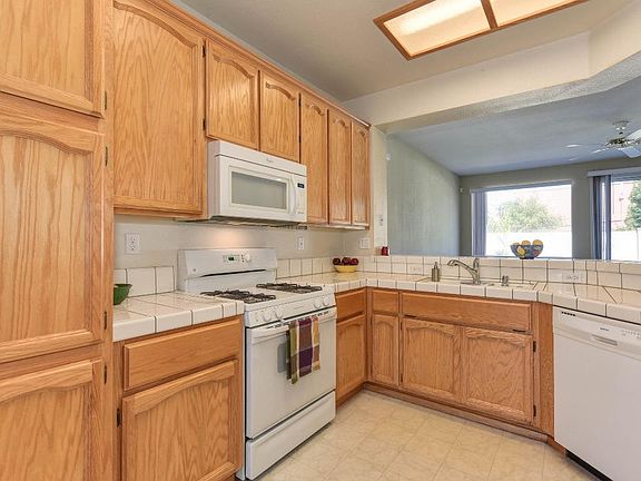 4th image of 416 Weider Ct