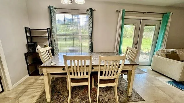3 bed, 2.0 bath, 1350 sqft, $2,500 — Photo 4