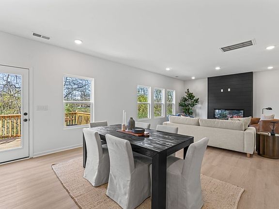 4th image of 214 Conger Dr