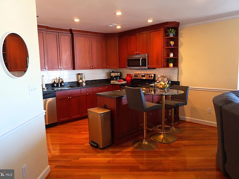 100 Harborview Dr #611 — Photo 10