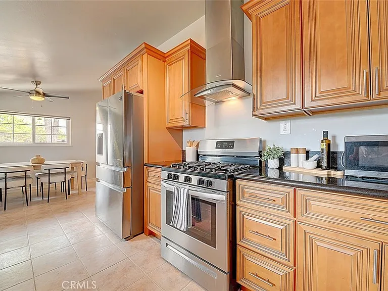 2044 W Spruce Ave — Photo 16