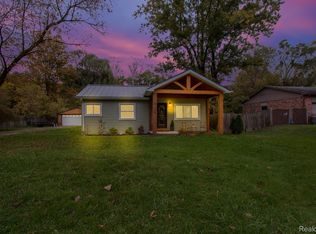 21630 Parker St, Farmington Hills, MI 48336