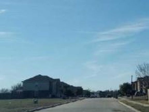 Exterior Neighborhood (street photo)