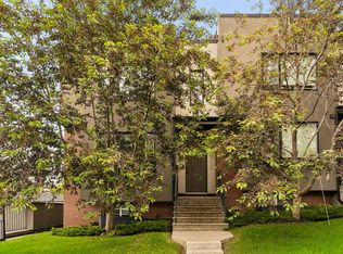 2920 W 15th St SW, Calgary, AB T2T 4A3