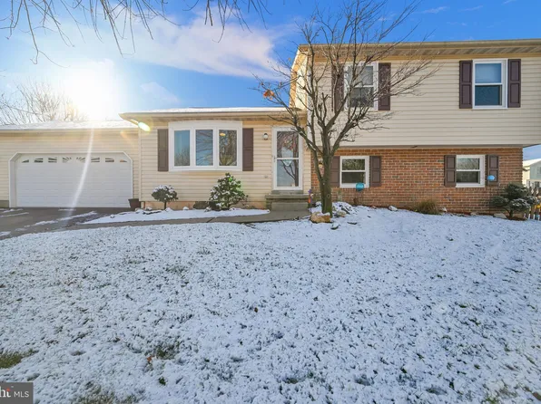 6 S Vail Dr, Hanover, PA 17331