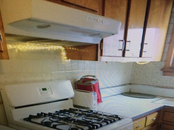 GAS STOVE AND VENT KITCHEN