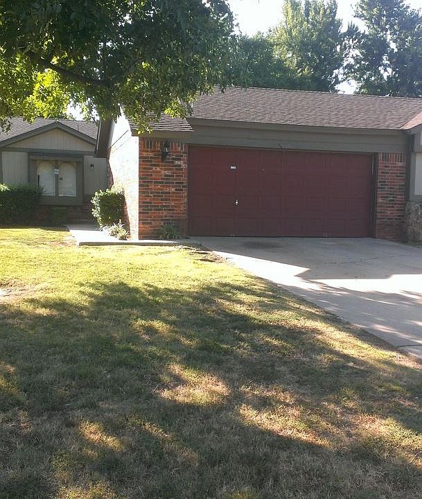 1st image of 504 SW 93rd St #3422154