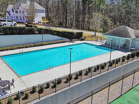 4th image of 1101 Spring Valley Way