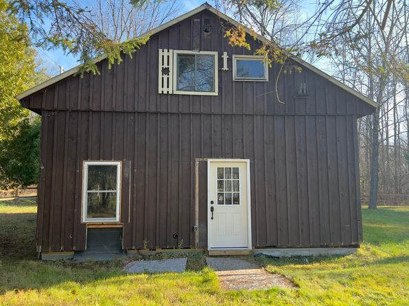 712 Point Rd, Willsboro, NY 12996