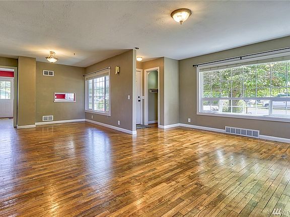 4th image of 796 Park Ave E